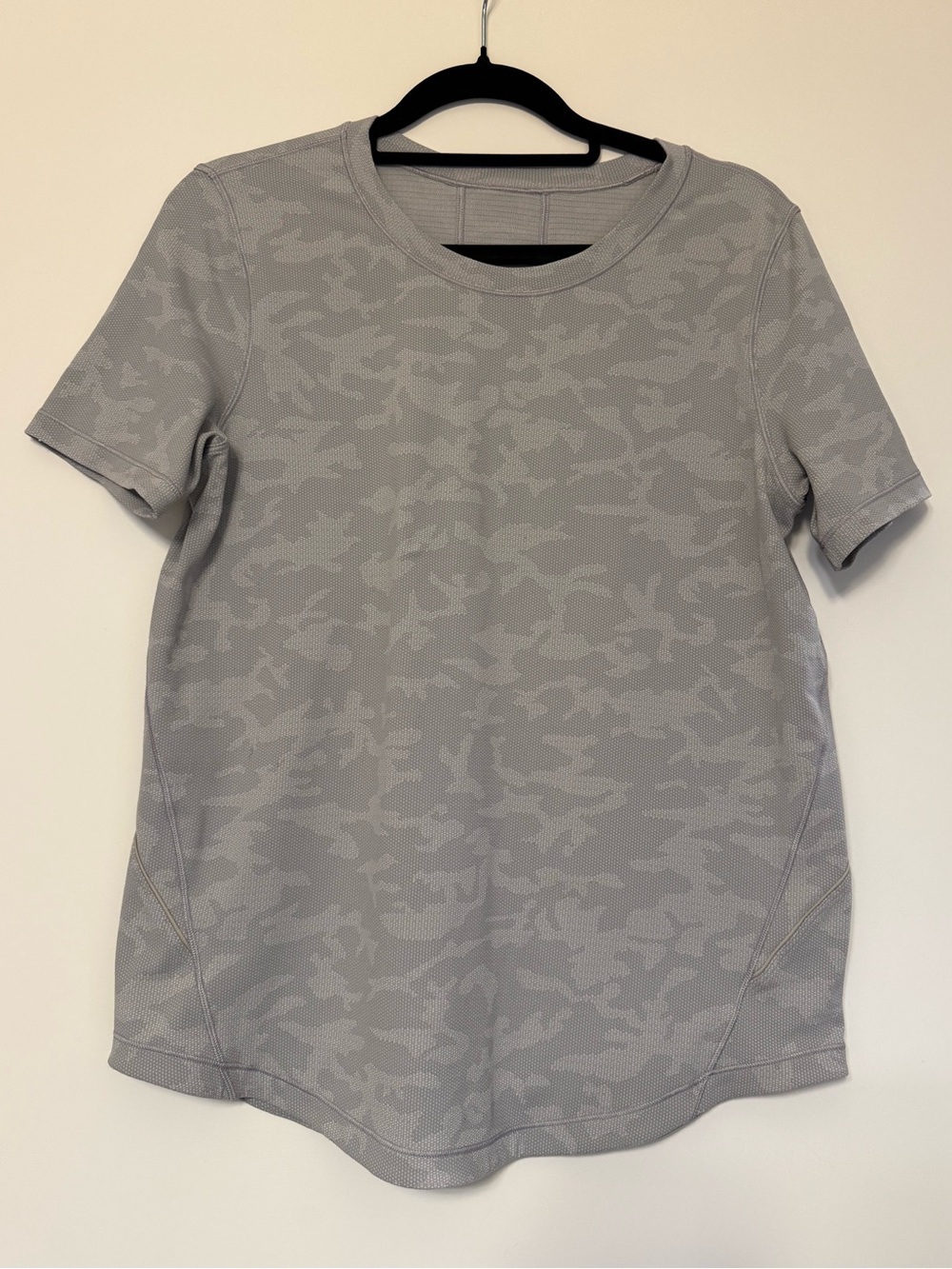 Lululemon Light Gray Short-Sleeve Performance Tee - Women
